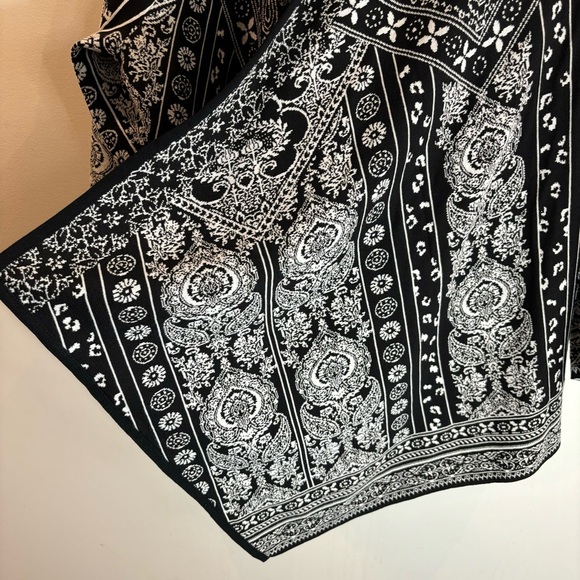 CHICO’S Sz 2 Bandana Print Pattern Asymmetrical Open Front Long Sleeve Cardigan - Picture 7 of 10